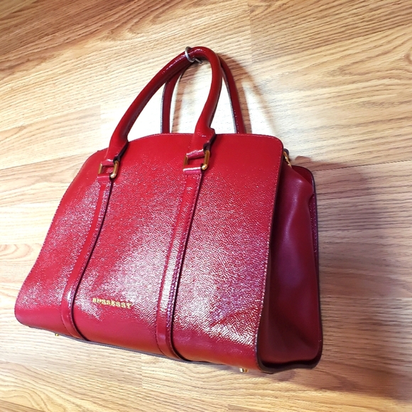 BURBERRY LONDON Patent Leather Dinton Tote Bag Red - Picture 1 of 9